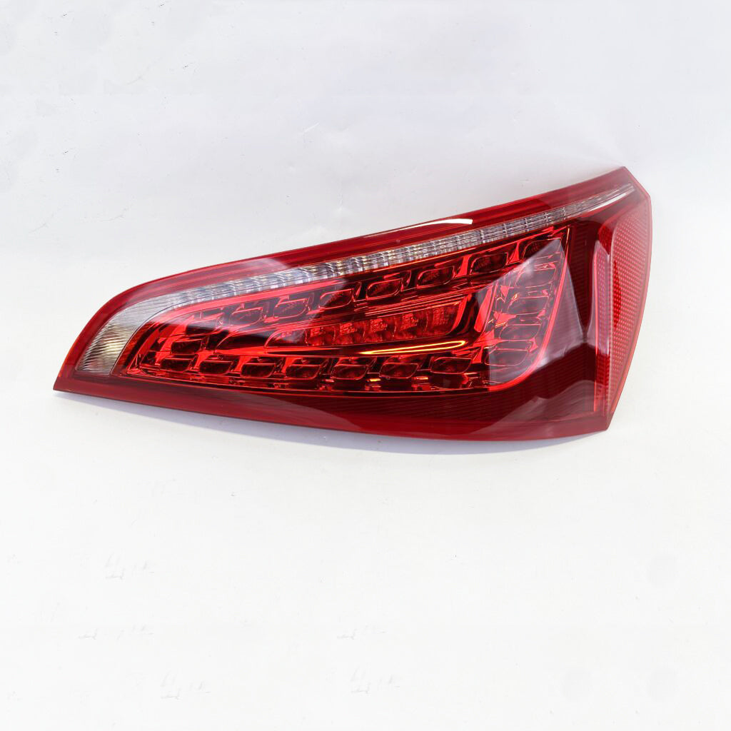 LINK-LOCK Taillight Assembly / 8R0945094A