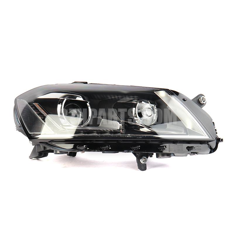 VALEO Headlamp Housing 45807 New Magotan B7/2013 is fitted with 3AD941752