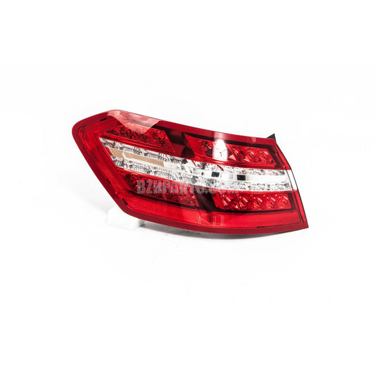 VALEO Right outer tail light 45557E Class V212/W212 06/2010-A2128203664=A2129066901